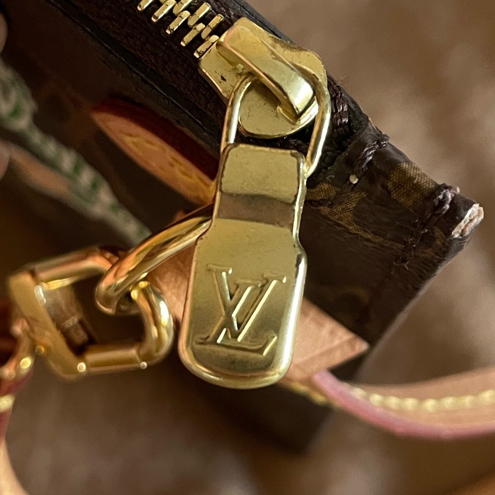 EUC Louis Vuitton World tour Neverfull pochette - Picture 15 of 17